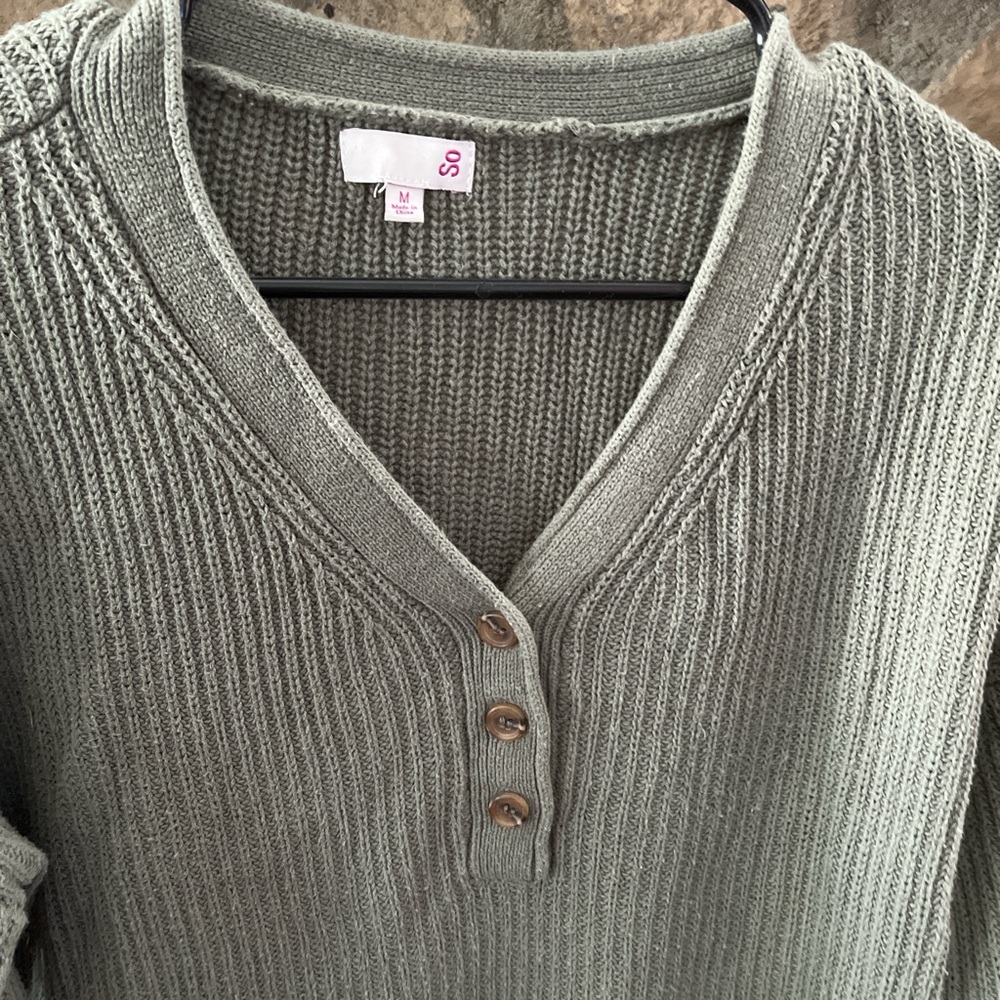 Khaki green sweater by no boundaries